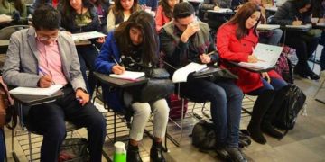 Suman esfuerzos para otorgar becas y apoyo emocional a estudiantes
