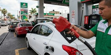 ¿Gasolina a 10 pesos? Manuel Añorve exhibe la promesa incumplida de Morena.