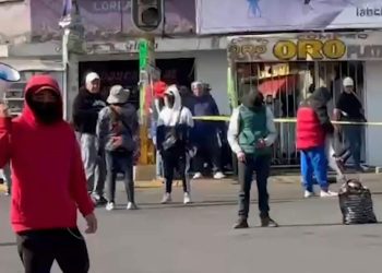 Protestan mototaxistas en glorieta del Coyote por extorsiones