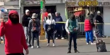 Protestan mototaxistas en glorieta del Coyote por extorsiones