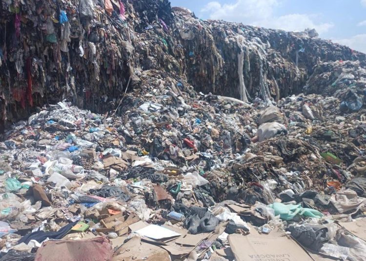 Colapsa relleno sanitario en Hidalgo: 350 toneladas de basura diarias sin lugar de depósito.