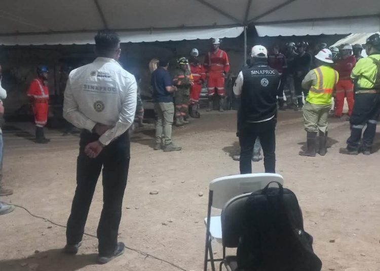A 100 metros del rescate: continúan sin descanso búsqueda de 3 mineros en El Rosario, Sinaloa
