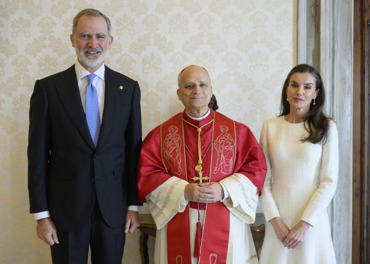 Los reyes de España y el papa León XIV se reúnen en el Vaticano