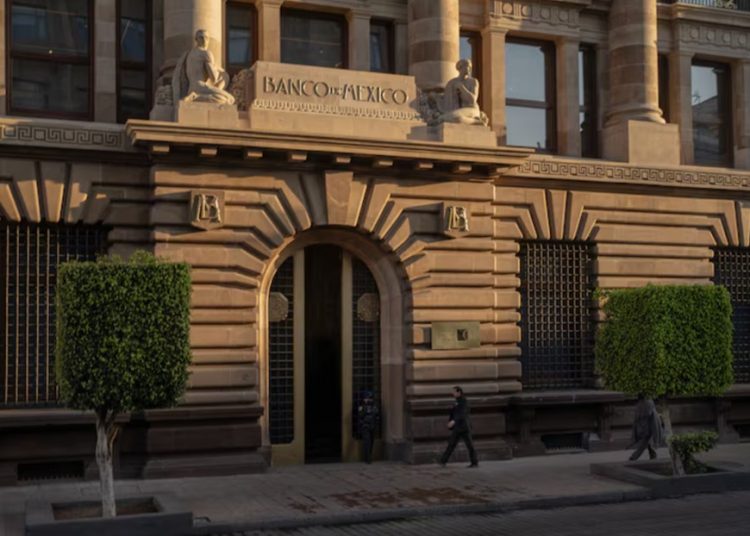 Banxico redujo la tasa de interés a 6.75% tras pausa en febrero