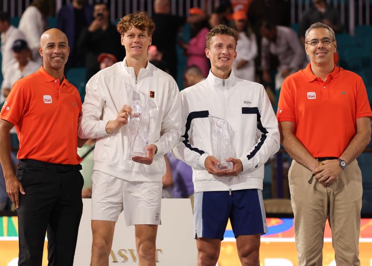 El italiano Jannik Sinner conquistó el Masters 1.000 de Miami y se convirtió en el primer tenista masculino en completar el 'Sunshine Double' desde Roger Federer en 2017