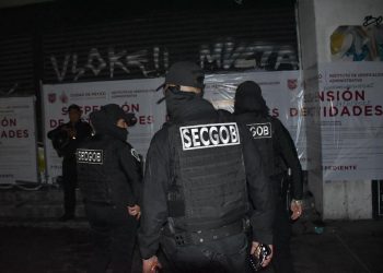Autoridades suspendieron 30 negocios durante operativo nocturno en la CDMX