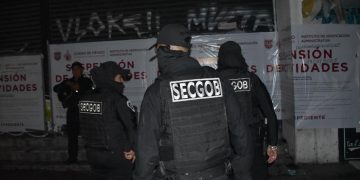 Autoridades suspendieron 30 negocios durante operativo nocturno en la CDMX