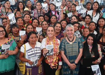 Claudia Sheinbaum encabezó un evento en Oaxaca donde defendió la soberanía nacional