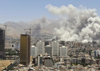 Medio Oriente: Cuarto día de escalada con bombardeos, ataques y repercusiones internacionales
