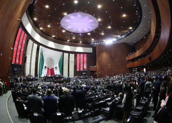 Diputados de Morena, PT y PVEM durante la votación de la Reforma Electoral