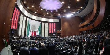 Diputados de Morena, PT y PVEM durante la votación de la Reforma Electoral