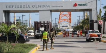 Autoridades desplegaron un operativo tras detectar hidrocarburos en Dos Bocas