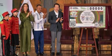 Mario Delgado Carrillo y Lotería Nacional develaron el billete del Sorteo Superior 2879 por el centenario de las Normales Rurales