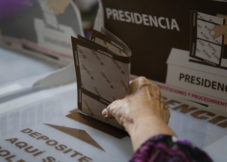 La oposición advirtió que el Plan B podría debilitar al INE