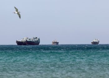 General iraní advierte que no dejarán pasar petróleo por el estrecho de Ormuz