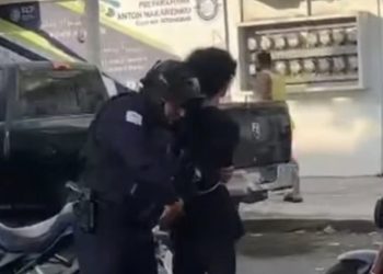 Detienen a estudiante tras tiroteo en Michoacán: Reportan dos profesoras fallecidas y un fusil decomisado.