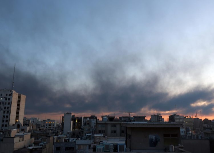La cancillería informó que hasta el momento no hay connacionales heridos tras la escalada del conflicto