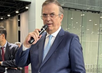 México busca aumentar la producción nacional de medicamentos