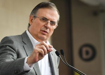 Ebrard afirma que las tarifas buscan frenar competencia desleal