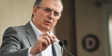 Ebrard afirma que las tarifas buscan frenar competencia desleal