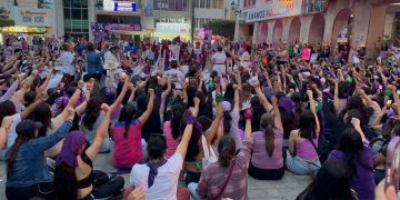 Mujeres marchan en Sinaloa por el 8M; exigen justicia por feminicidios y desapariciones