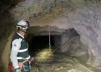 Rescatan con vida a minero tras más de 100 horas atrapado en Sinaloa