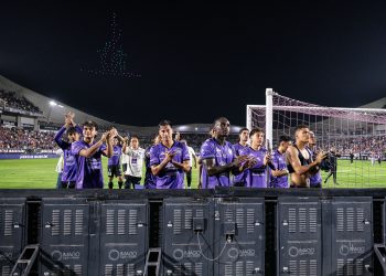 El Mazatlán, antepenúltimo de la tabla de posiciones, derrotó este miércoles por 4-3 al campeón Toluca en un accidentado partido, en la continuación de la jornada