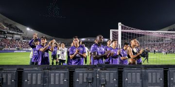 El Mazatlán, antepenúltimo de la tabla de posiciones, derrotó este miércoles por 4-3 al campeón Toluca en un accidentado partido, en la continuación de la jornada