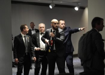 Servicio Secreto evacúa a Trump de cena de corresponsales tras aparentes disparos