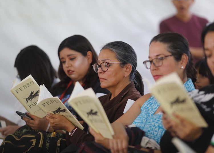 La FIL mexicana celebra sus 40 años con una lectura de "Pedro Páramo" en el Día del Libro | FOTO EFE