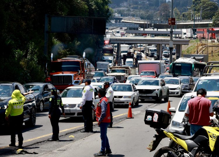 Transportistas anuncian pausa en protestas tras denunciar represión en varios estados