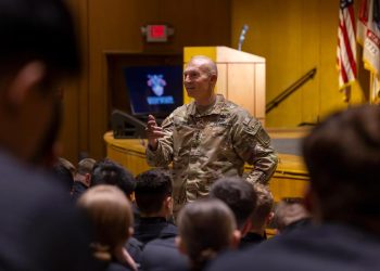 Randy George deja la jefatura del Estado Mayor por orden del Departamento de Guerra