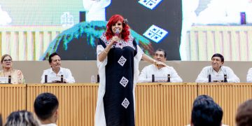 Layda Sansores amenaza con dejar de pagar la luz por recortes federales
