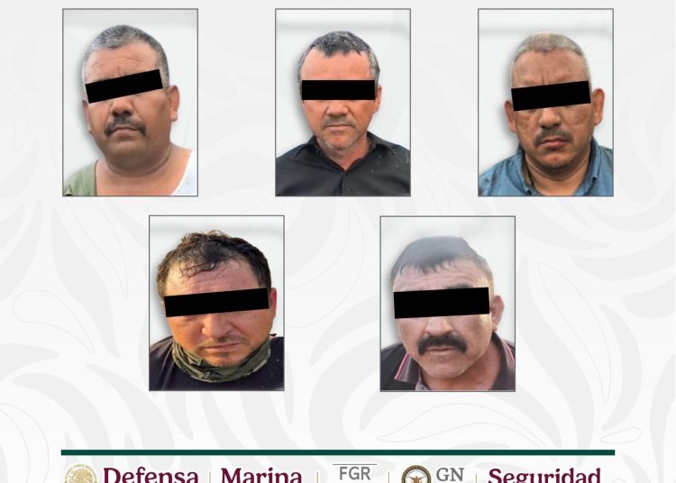 Golpe a Los Chapitos en Sinaloa: Capturan a 5 operadores tras espectacular persecución aérea.