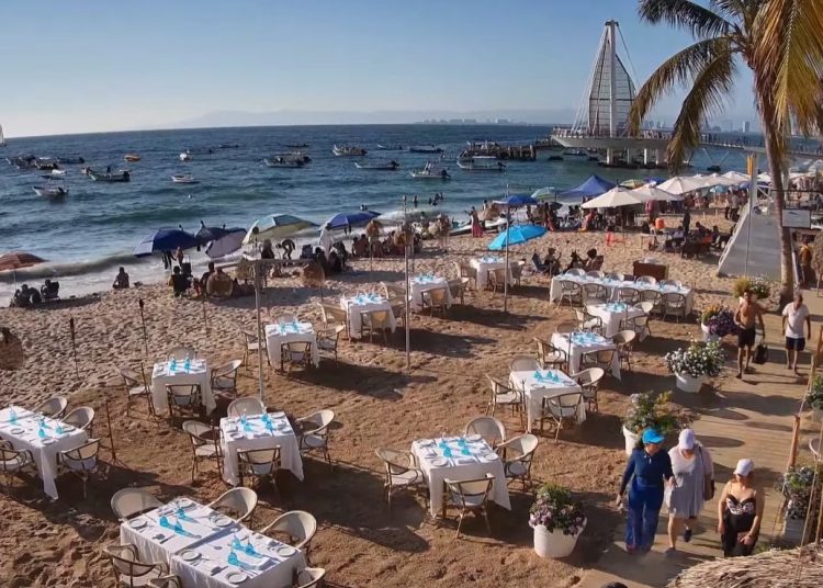 ¡Puerto Vallarta a tope! Esperan derrama de 1,600 millones de pesos en Semana Santa.