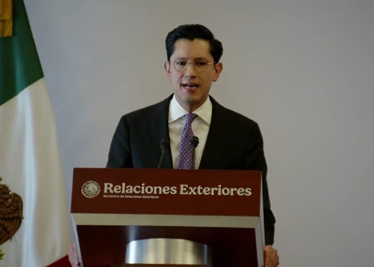 “Sin subordinación”: El mensaje de Roberto Velasco al asumir la política exterior de México