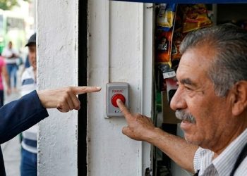 Golpe a la extorsión: Brugada presenta plan con alarmas, cámaras y botones de pánico para comercios