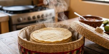 Más que energía: Los beneficios ocultos de la tortilla de maíz que quizás no conocías.
