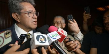 Rechaza Monreal que haya "dados cargados" para elegir a 3 consejerías del INE