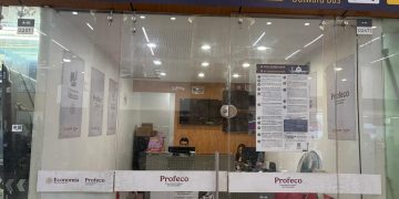 "Es mentira": Pasajeros varados en el AICM desmienten atención de Profeco tras crisis de Magnicharters
