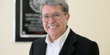 Monreal pide "visión de altura" y dejar atrás disputas personales en Morena