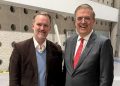Marcelo Ebrard recibe al Representante Comercial de EE.UU. en el AICM