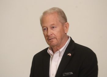 Embajador de EU lanza advertencia en Sinaloa: sin seguridad ni combate a la corrupción, no hay inversión