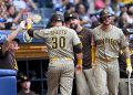Con un rally de cuatro carreras en la séptima entrada, los San Diego Padres remontaron el marcador para imponerse 6-4 sobre los Arizona Diamondbacks