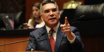 Líder del PRI reprocha descalificación de informes internacionales y militarización del país