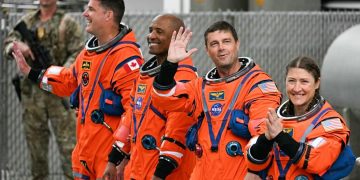 La tripulación de Artemis II despierta en la nave Orión para su primer día de misión