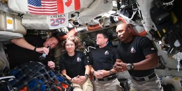 Donald Trump conversó con los astronautas tras su paso por la cara oculta lunar