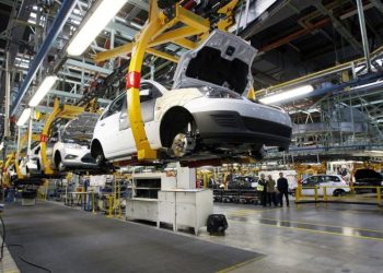 Especialistas analizan el impacto de la revisión del T-MEC en la industria automotriz