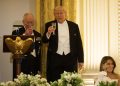 El inesperado regalo de despedida de Trump para el rey Carlos III: Adiós a los impuestos del whisky