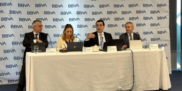 Economía mexicana con contracción y señales de desaceleración: BBVA